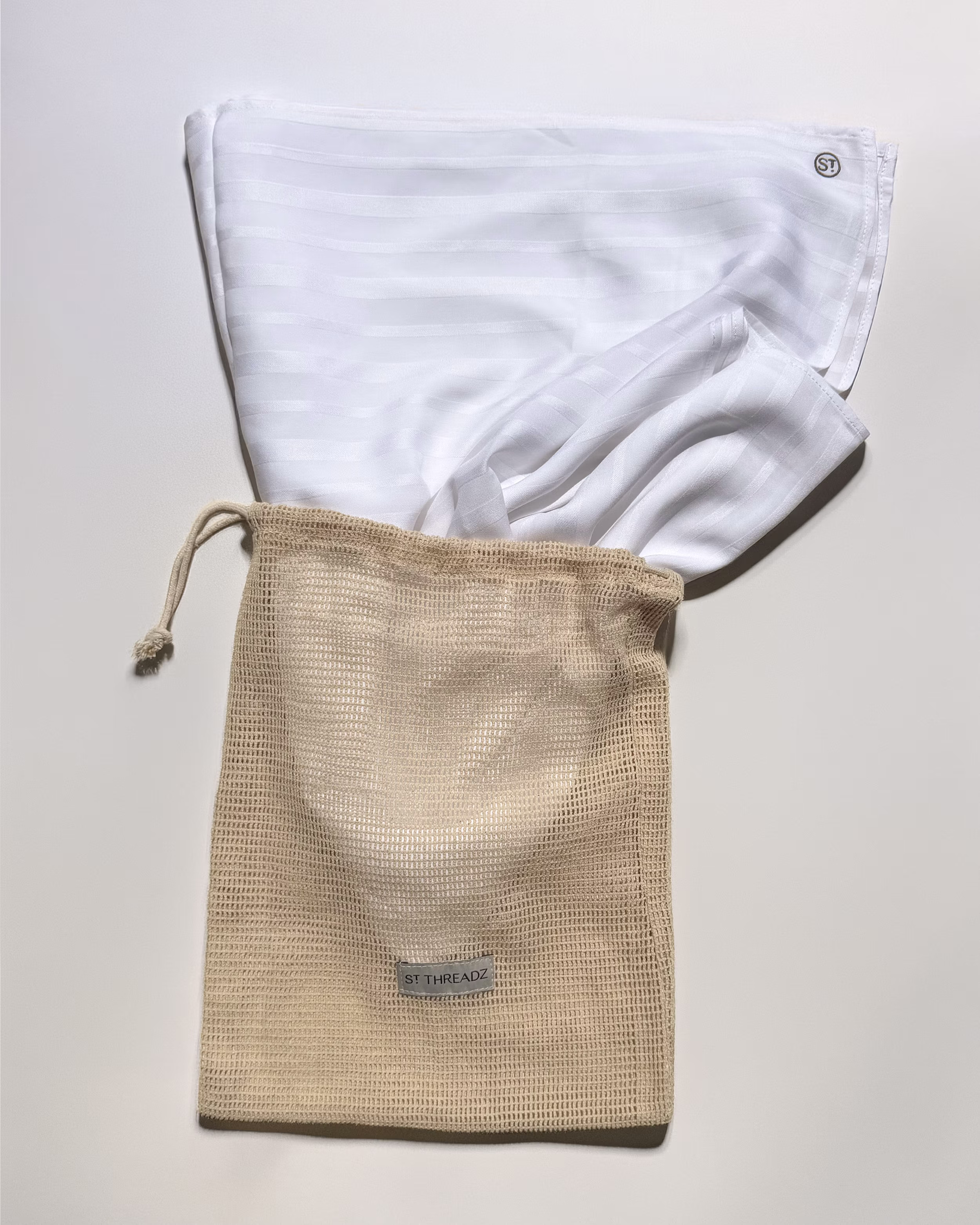 Ruffle_Surong_White_bag